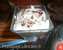 Crème montée au chocolat blanc et lait de coco